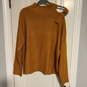 NWOT Beautiful gold sweater